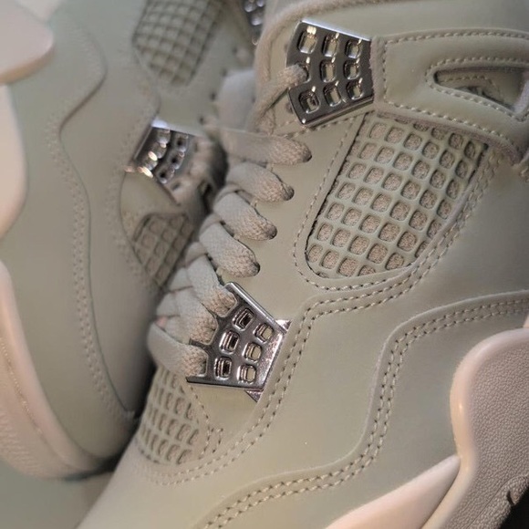 Air Jordan 4 Retro Seafoam/Sail-Metallic Silver Size 6 Women's / 4.5 Men's NEW - Picture 5 of 5